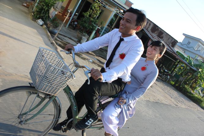 Long An: Bông hồng vào làng trong mùa Vu lan tại chùa Khánh Ninh