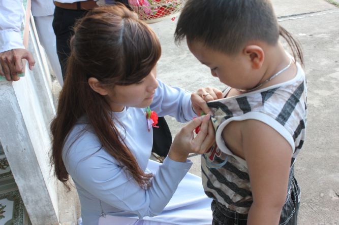 Long An: Bông hồng vào làng trong mùa Vu lan tại chùa Khánh Ninh