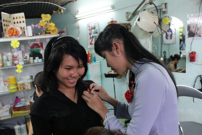 Long An: Bông hồng vào làng trong mùa Vu lan tại chùa Khánh Ninh
