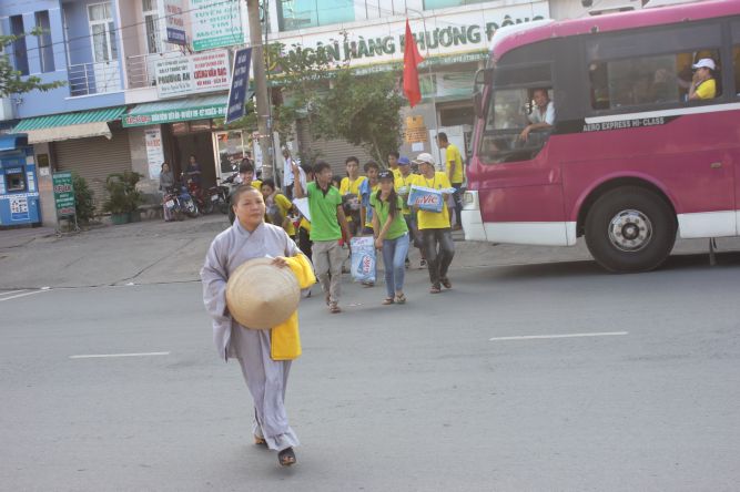 Long An: Đại lễ phóng sanh tại khóa tu “Điểm tựa đời con”