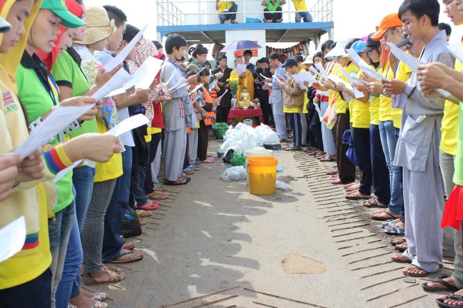 Long An: Đại lễ phóng sanh tại khóa tu “Điểm tựa đời con”