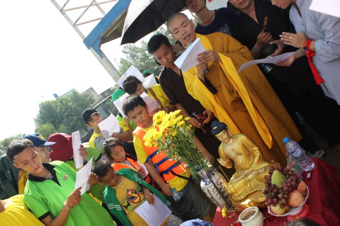 Long An: Đại lễ phóng sanh tại khóa tu “Điểm tựa đời con”
