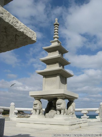 Danh thắng Đông Hải Long Cung Tự