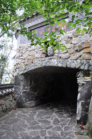 Danh thắng Đông Hải Long Cung Tự