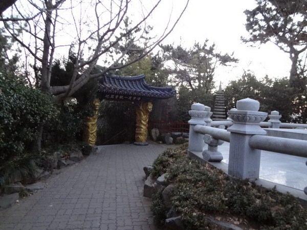 Danh thắng Đông Hải Long Cung Tự