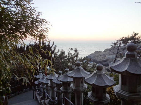 Danh thắng Đông Hải Long Cung Tự