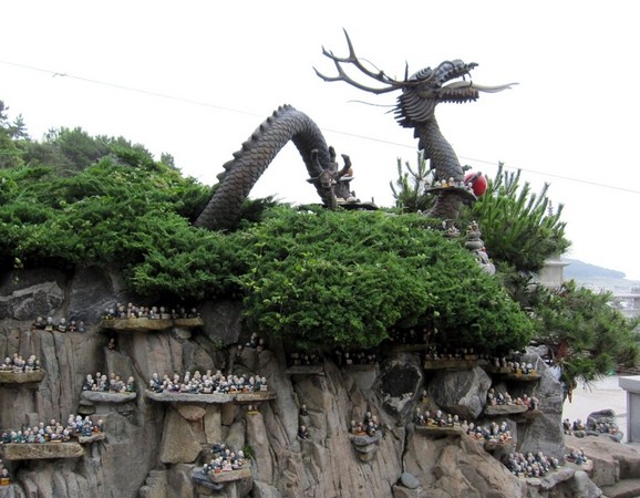 Danh thắng Đông Hải Long Cung Tự