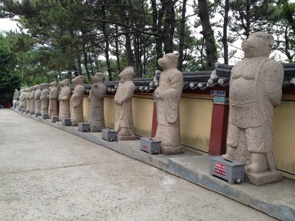 Danh thắng Đông Hải Long Cung Tự