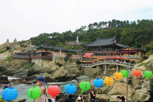 Danh thắng Đông Hải Long Cung Tự