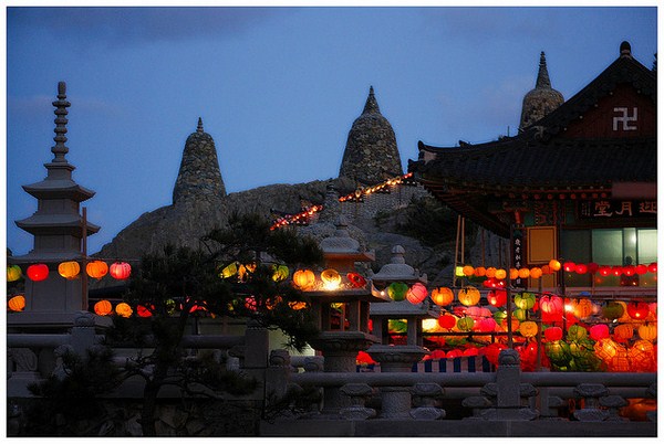 Danh thắng Đông Hải Long Cung Tự