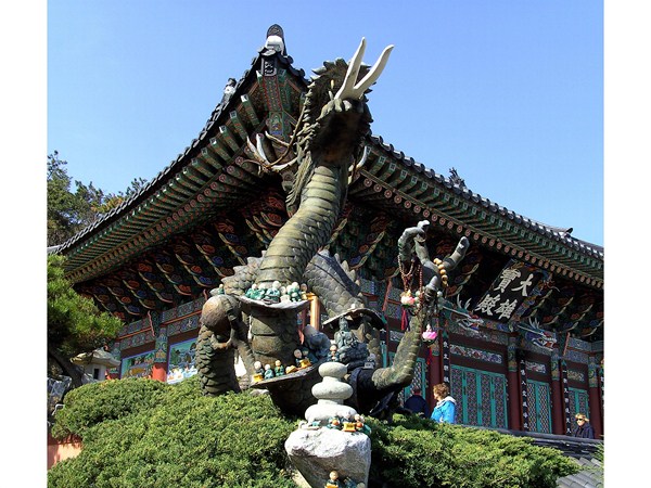 Danh thắng Đông Hải Long Cung Tự