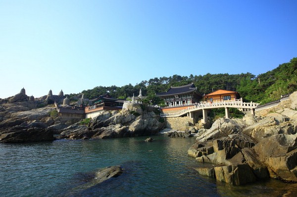 Danh thắng Đông Hải Long Cung Tự