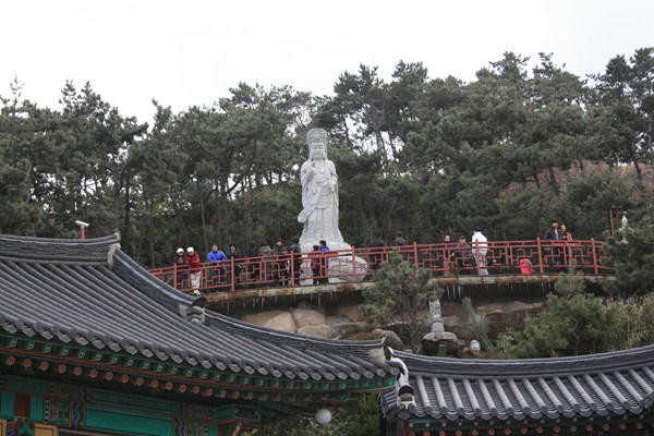 Danh thắng Đông Hải Long Cung Tự