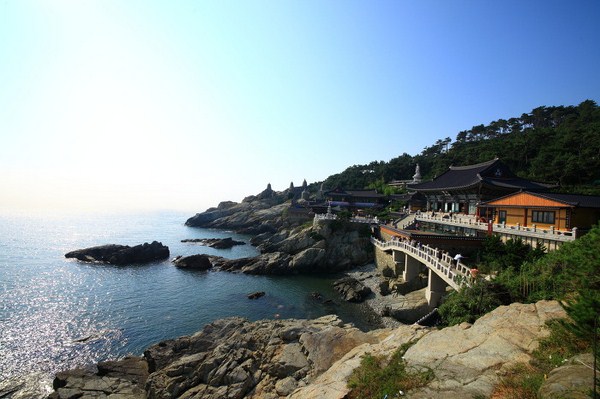 Danh thắng Đông Hải Long Cung Tự