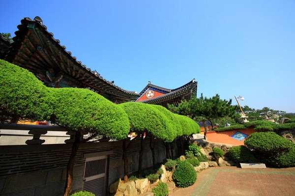 Danh thắng Đông Hải Long Cung Tự