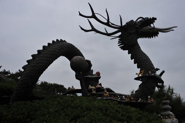 Danh thắng Đông Hải Long Cung Tự