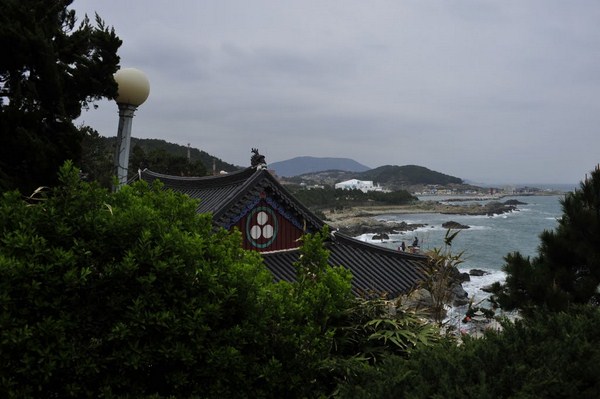 Danh thắng Đông Hải Long Cung Tự