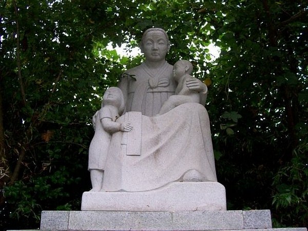 Danh thắng Đông Hải Long Cung Tự