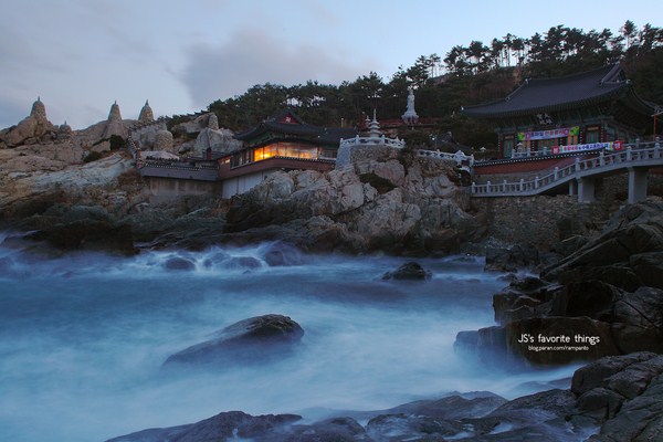 Danh thắng Đông Hải Long Cung Tự