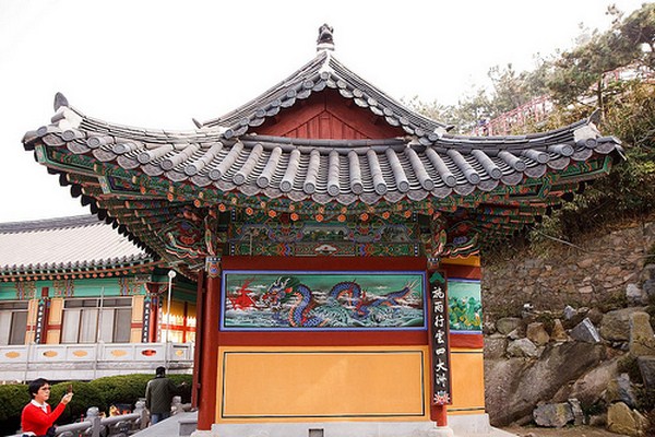 Danh thắng Đông Hải Long Cung Tự