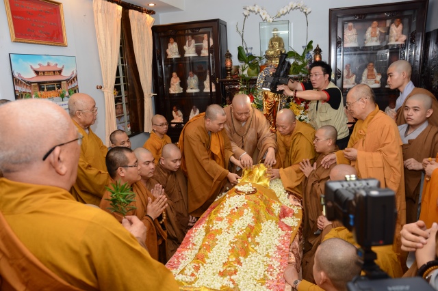 Lễ nhập Kim quan cố Hòa thượng Thích Nhật Quang