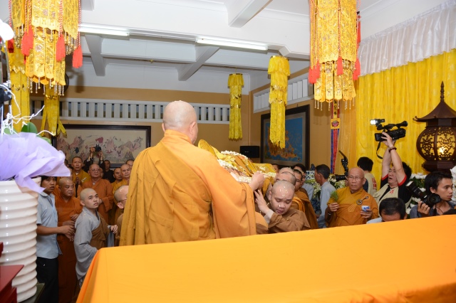 Lễ nhập Kim quan cố Hòa thượng Thích Nhật Quang