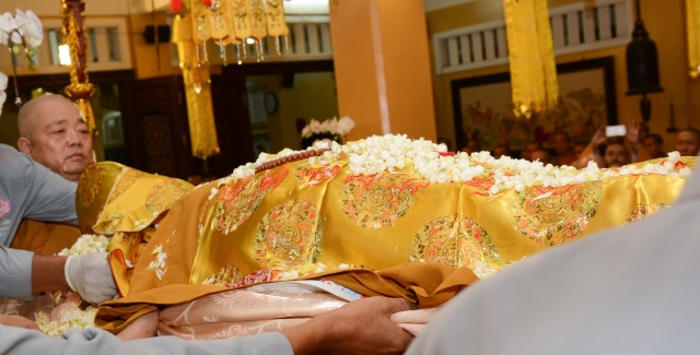 Lễ nhập Kim quan cố Hòa thượng Thích Nhật Quang