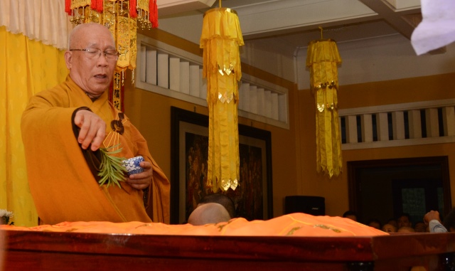 Lễ nhập Kim quan cố Hòa thượng Thích Nhật Quang