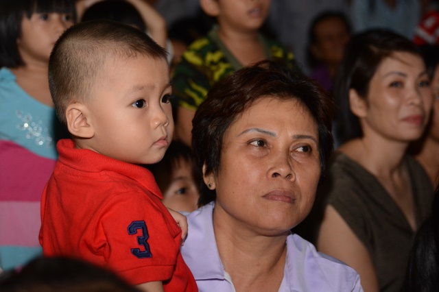 TP. HCM: Tưng bừng Đêm Hội Trăng Rằm tại chùa Thiên Chánh