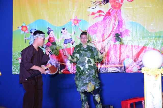 TP. HCM: Tưng bừng Đêm Hội Trăng Rằm tại chùa Thiên Chánh