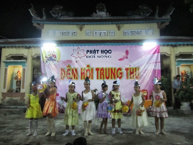 Phật Học Đời Sống tổ chức trung thu tại chùa Hưng Mỹ - Quảng Nam