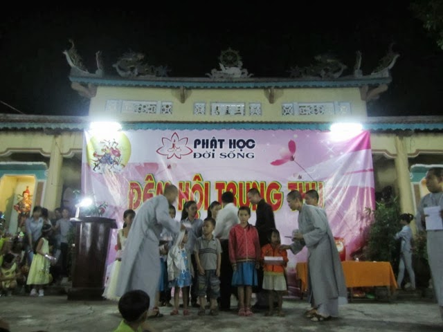 Phật Học Đời Sống tổ chức trung thu tại chùa Hưng Mỹ - Quảng Nam