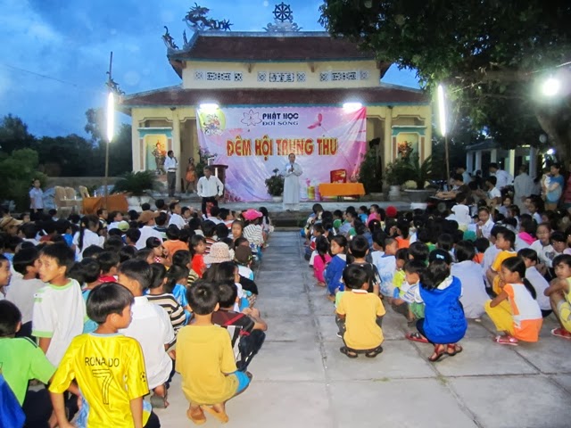 Phật Học Đời Sống tổ chức trung thu tại chùa Hưng Mỹ - Quảng Nam