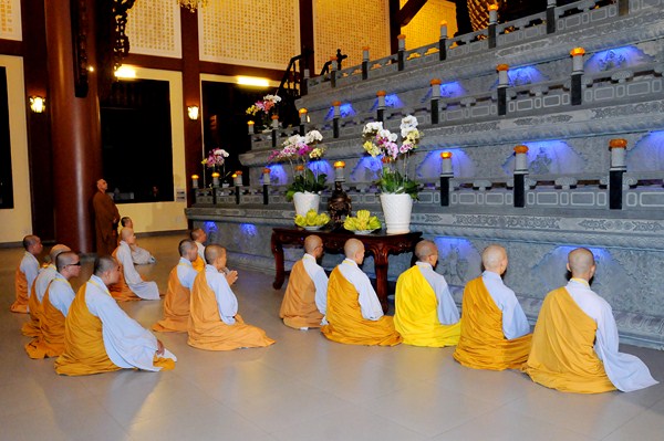 Đại Giới Đàn Quảng Đức: Tuyên Thanh Qui - Khai Chung Bảng - Niêm Đàn Sái Tịnh - Tụng Luật