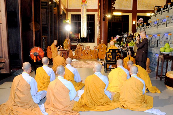 Đại Giới Đàn Quảng Đức: Tuyên Thanh Qui - Khai Chung Bảng - Niêm Đàn Sái Tịnh - Tụng Luật