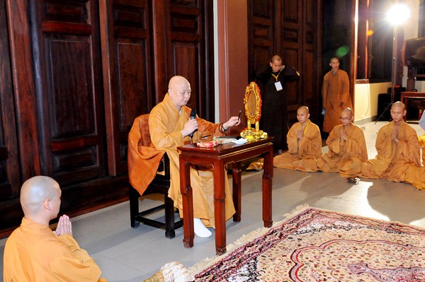 Đại Giới Đàn Quảng Đức: Tuyên Thanh Qui - Khai Chung Bảng - Niêm Đàn Sái Tịnh - Tụng Luật