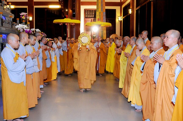Đại Giới Đàn Quảng Đức: Tuyên Thanh Qui - Khai Chung Bảng - Niêm Đàn Sái Tịnh - Tụng Luật