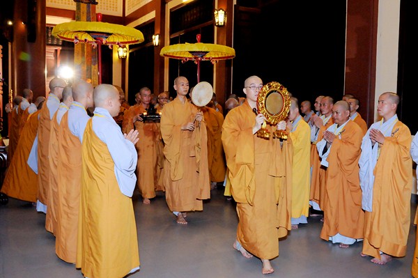 Đại Giới Đàn Quảng Đức: Tuyên Thanh Qui - Khai Chung Bảng - Niêm Đàn Sái Tịnh - Tụng Luật