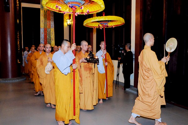 Đại Giới Đàn Quảng Đức: Tuyên Thanh Qui - Khai Chung Bảng - Niêm Đàn Sái Tịnh - Tụng Luật