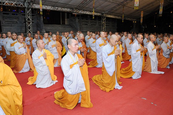 Đại Giới Đàn Quảng Đức: Tuyên Thanh Qui - Khai Chung Bảng - Niêm Đàn Sái Tịnh - Tụng Luật