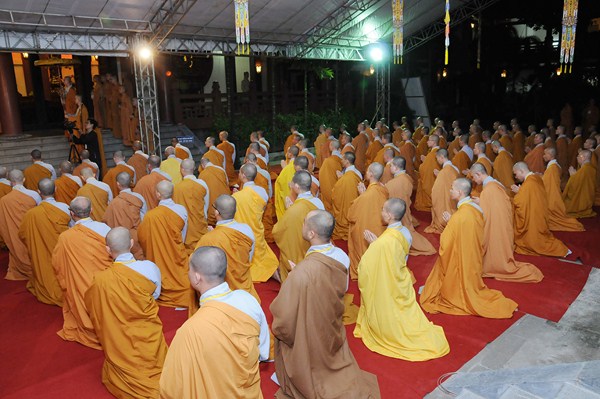 Đại Giới Đàn Quảng Đức: Tuyên Thanh Qui - Khai Chung Bảng - Niêm Đàn Sái Tịnh - Tụng Luật