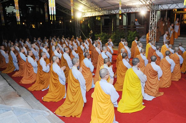 Đại Giới Đàn Quảng Đức: Tuyên Thanh Qui - Khai Chung Bảng - Niêm Đàn Sái Tịnh - Tụng Luật