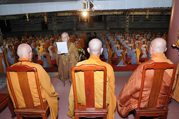 Đại Giới Đàn Quảng Đức: Tuyên Thanh Qui - Khai Chung Bảng - Niêm Đàn Sái Tịnh - Tụng Luật