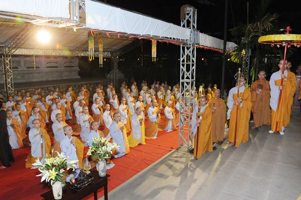Đại Giới Đàn Quảng Đức: Tuyên Thanh Qui - Khai Chung Bảng - Niêm Đàn Sái Tịnh - Tụng Luật