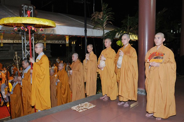 Đại Giới Đàn Quảng Đức: Tuyên Thanh Qui - Khai Chung Bảng - Niêm Đàn Sái Tịnh - Tụng Luật