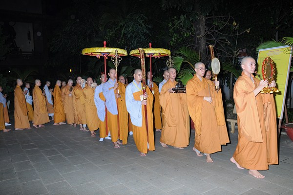 Đại Giới Đàn Quảng Đức: Tuyên Thanh Qui - Khai Chung Bảng - Niêm Đàn Sái Tịnh - Tụng Luật