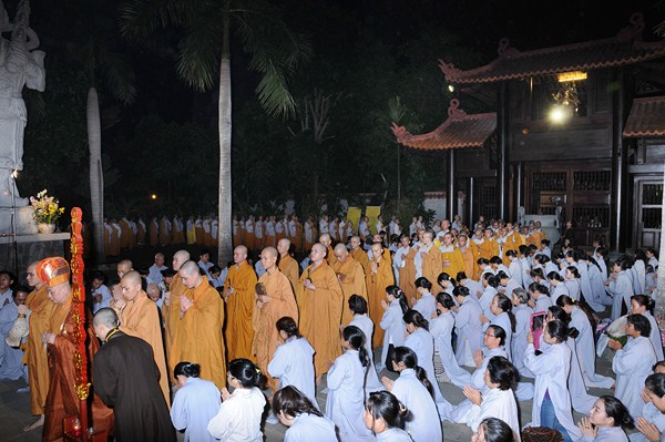 Đại Giới Đàn Quảng Đức: Tuyên Thanh Qui - Khai Chung Bảng - Niêm Đàn Sái Tịnh - Tụng Luật
