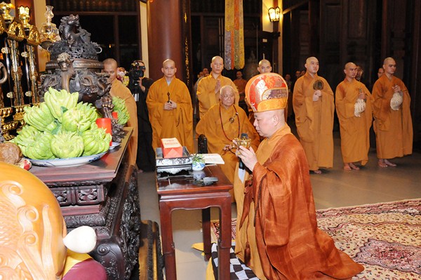 Đại Giới Đàn Quảng Đức: Tuyên Thanh Qui - Khai Chung Bảng - Niêm Đàn Sái Tịnh - Tụng Luật