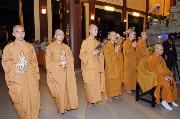 Đại Giới Đàn Quảng Đức: Tuyên Thanh Qui - Khai Chung Bảng - Niêm Đàn Sái Tịnh - Tụng Luật