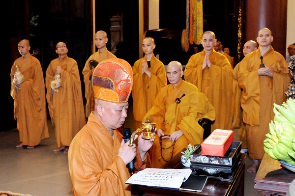Đại Giới Đàn Quảng Đức: Tuyên Thanh Qui - Khai Chung Bảng - Niêm Đàn Sái Tịnh - Tụng Luật
